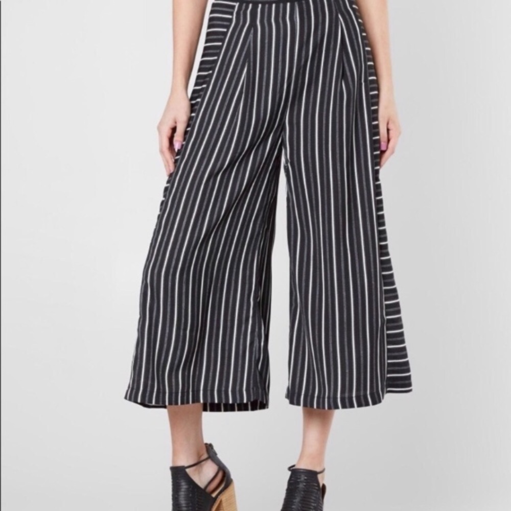 NWT Doe & Rae Wide Pants